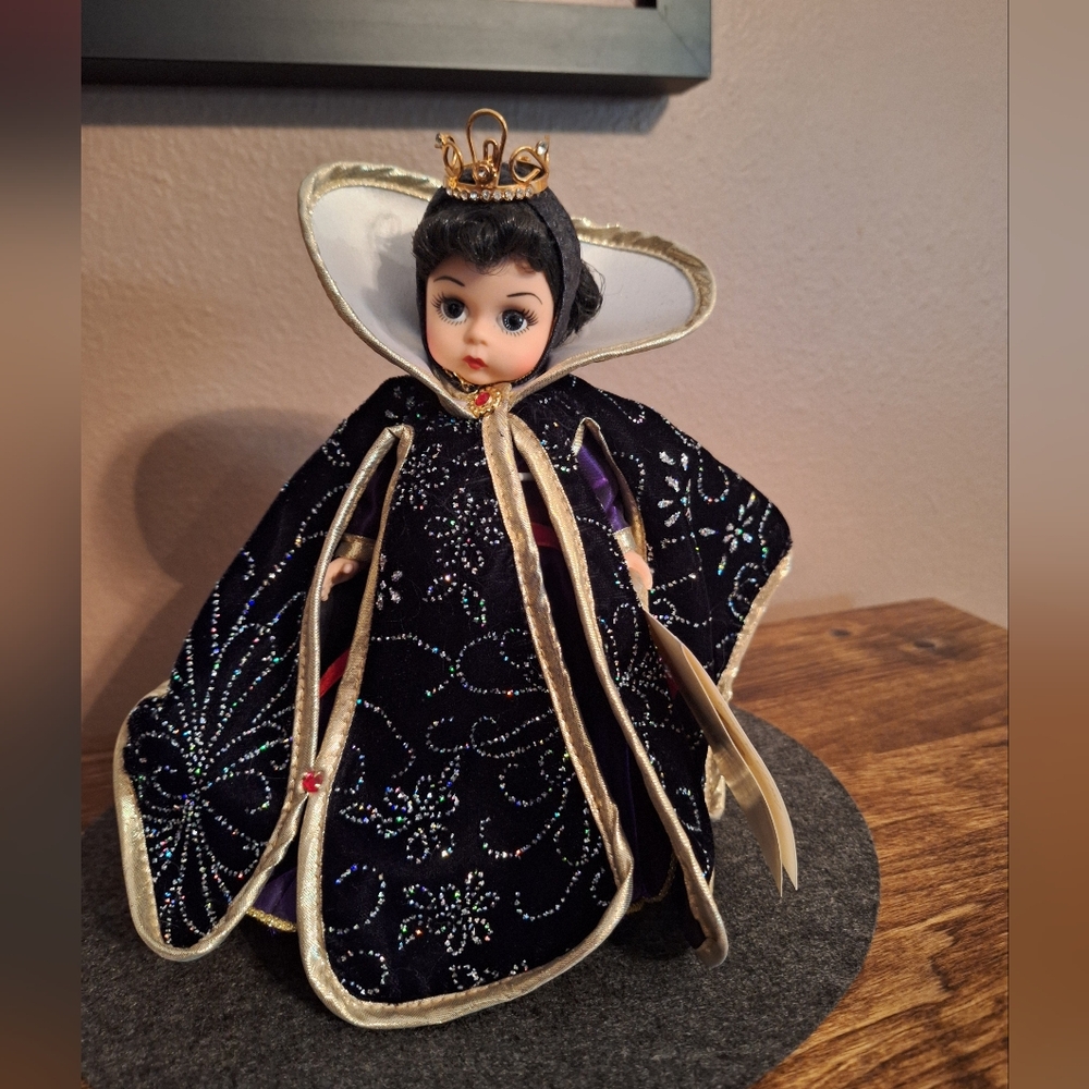 8" Madame Alexander Doll, Snow White Stepmother, #13820. Tags, Box, Stand & Reg.